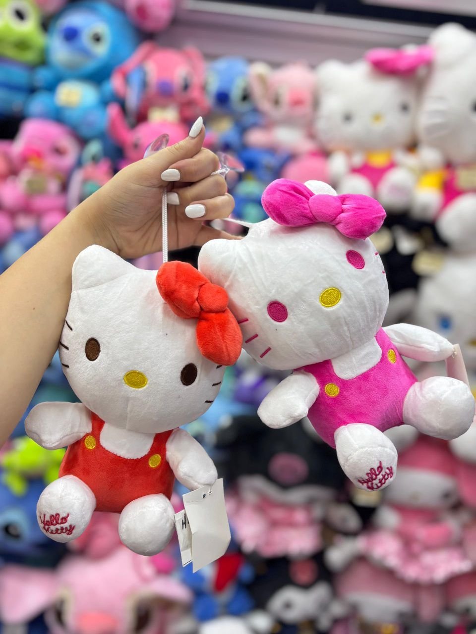 2025/10/IMG-20250930-WA012728129.jpg Hello Kitty 20cm - Imagen 1